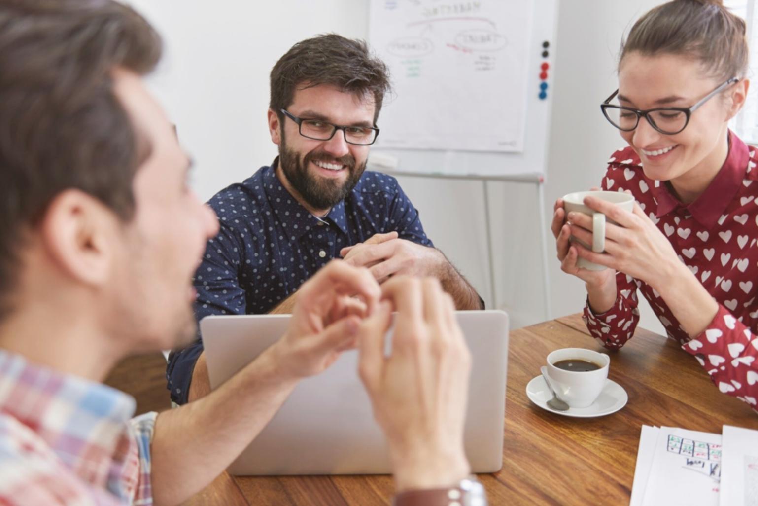 Professionelle Geschäftspräsentation mit modernen Kommunikationstechniken